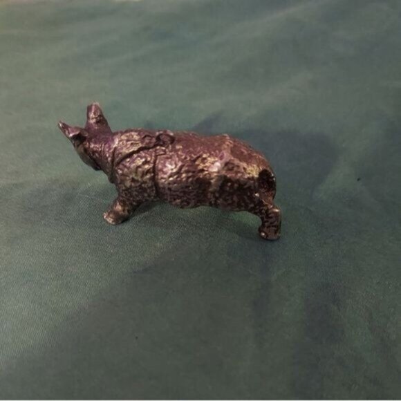 Duratex Rhinoceros Vintage Charm Pendant - Picture 15 of 15